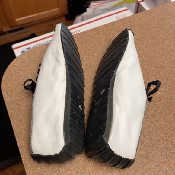 Stephanie Kelian Sneakers - Picture 6 of 10